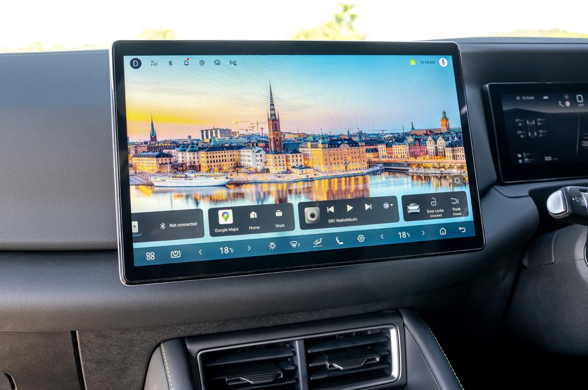 BYD Atto 2 DM-i touchscreen