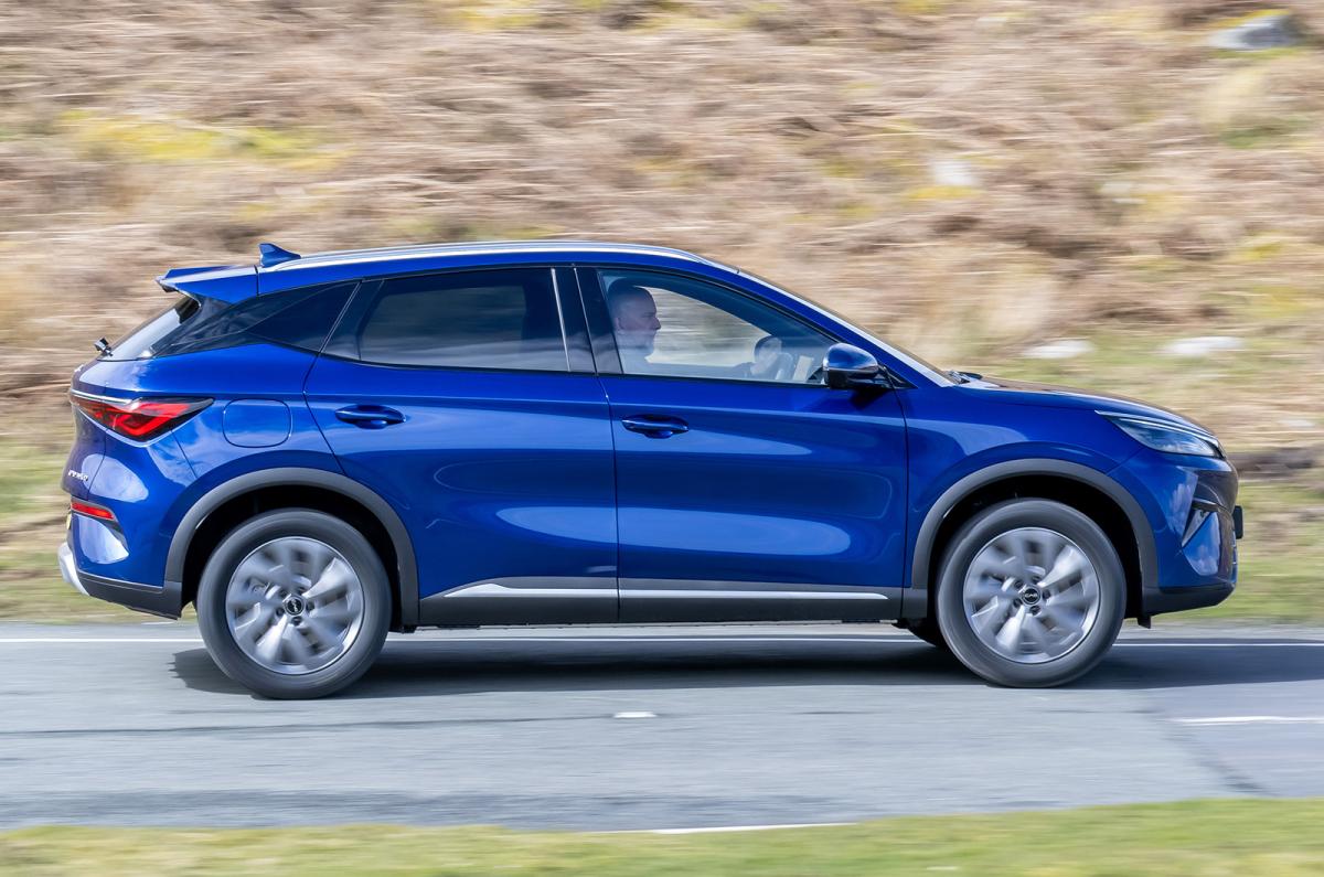 BYD Atto 3 Evo driving side