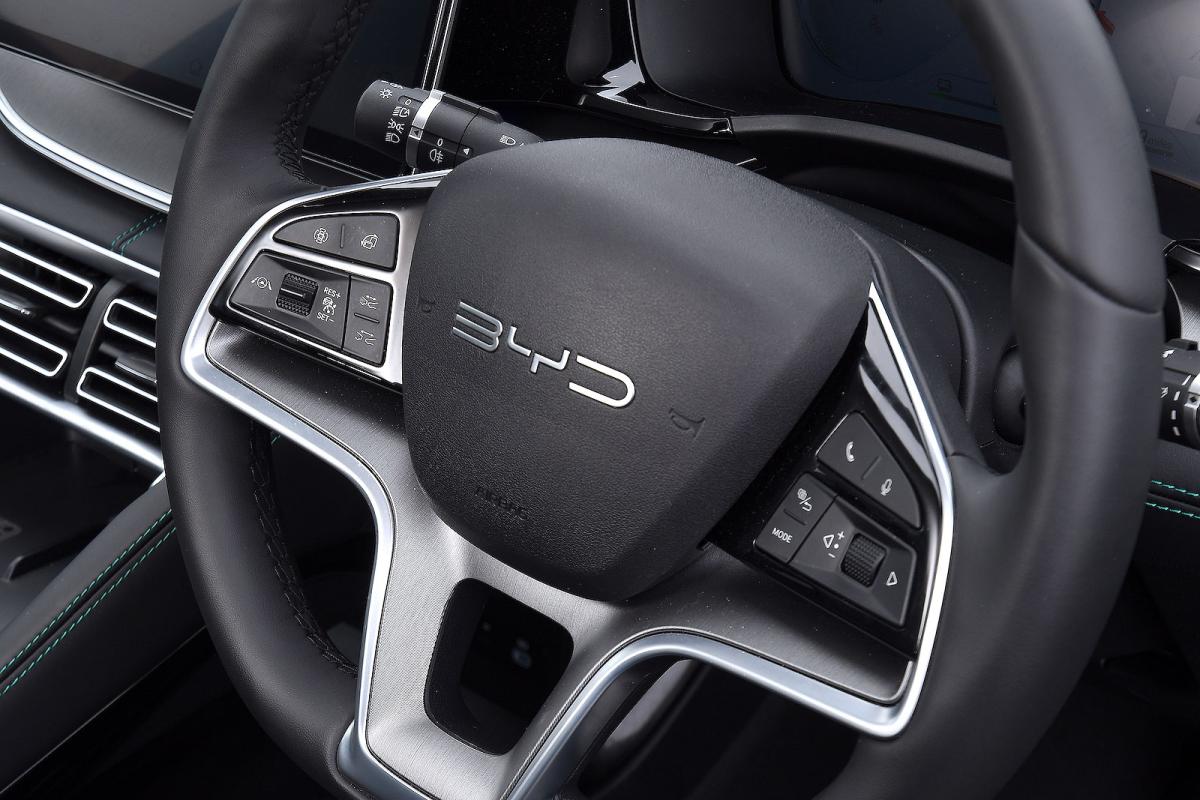BYD Seal U steering wheel detail