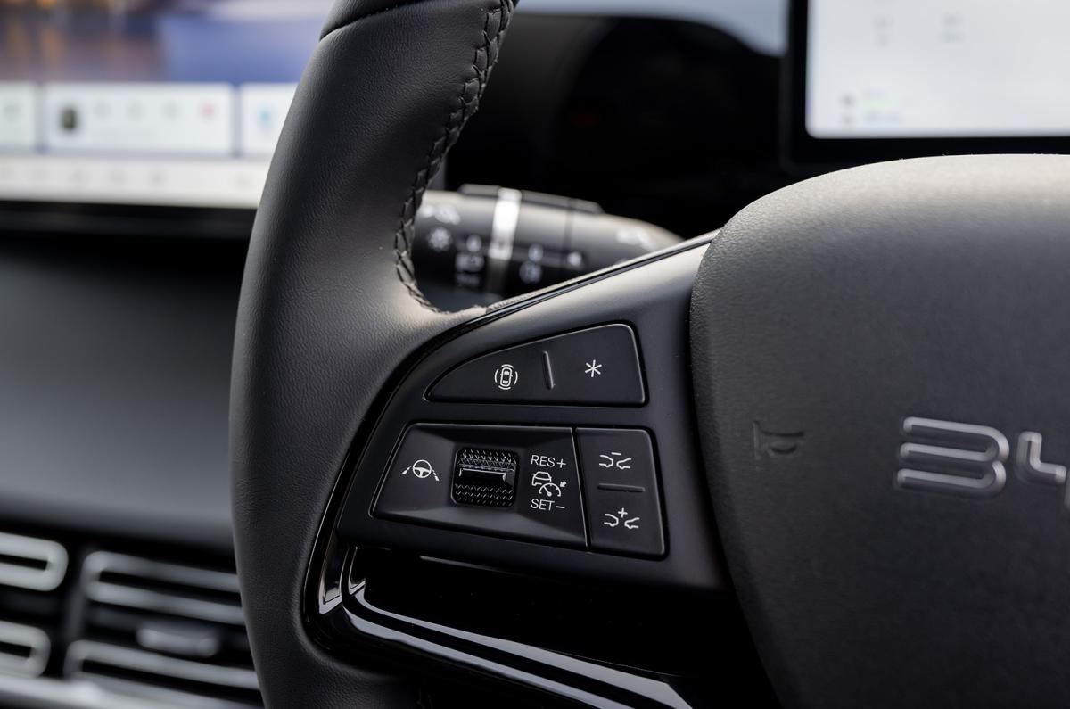 BYD Sealion 5 steering wheel