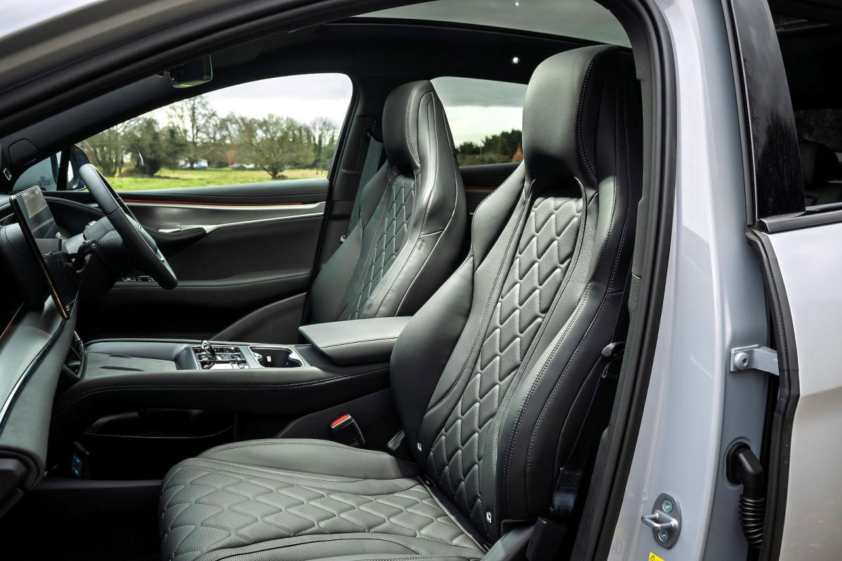 BYD Sealion 7 front seats