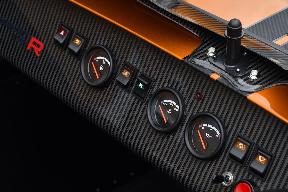 Caterham Seven 170 R interior dashboard