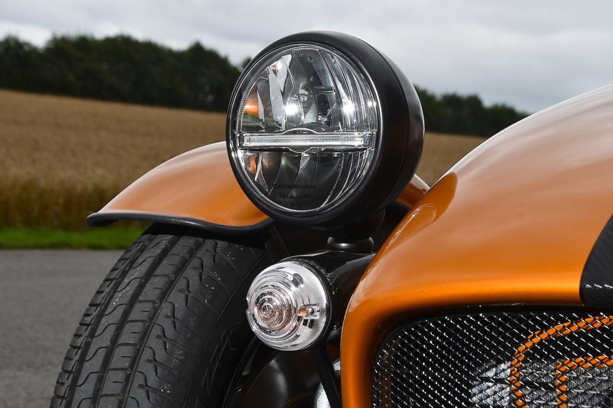 Caterham Seven 170 R headlight detail