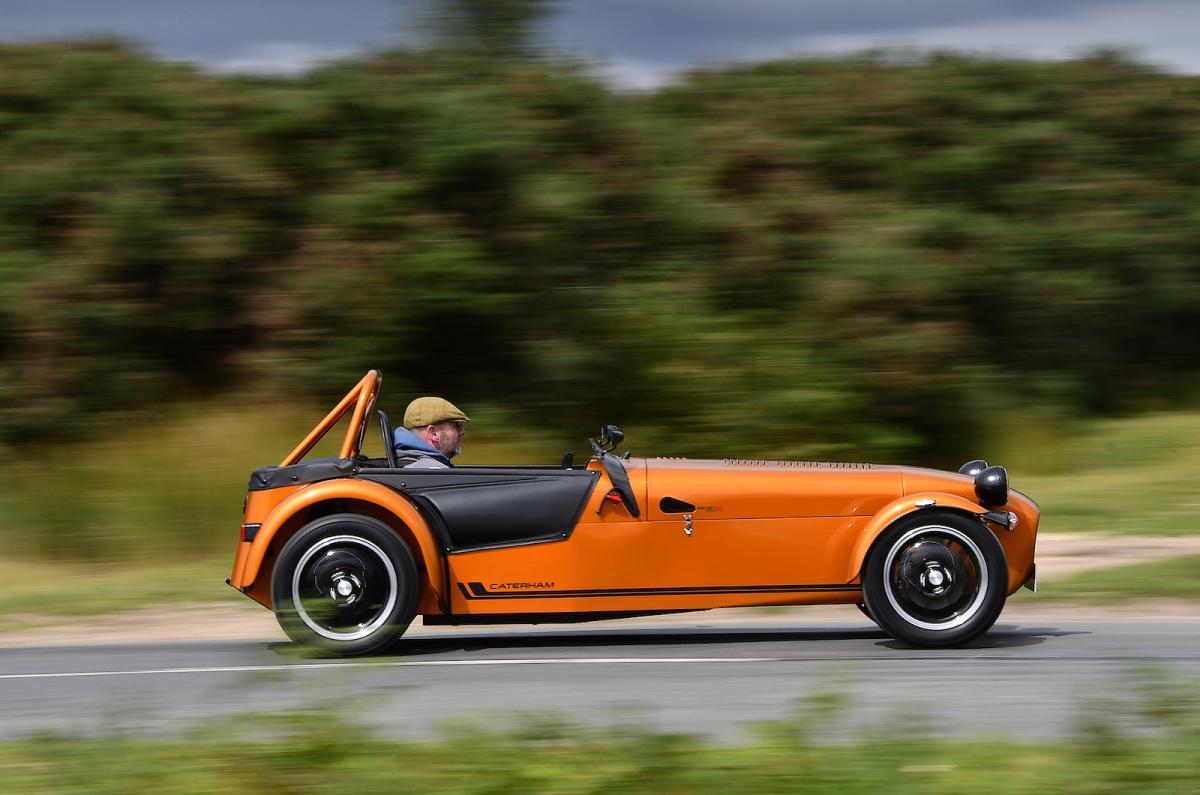 Caterham Seven 170 R right tracking