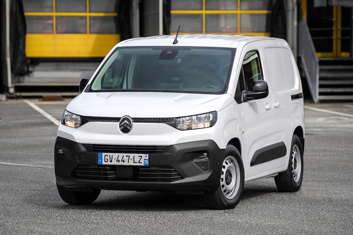 Citroën Berlingo Van front left static