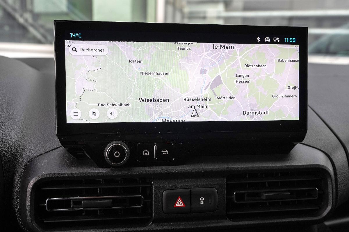 Citroen Berlingo MPV infotainment touchscreen
