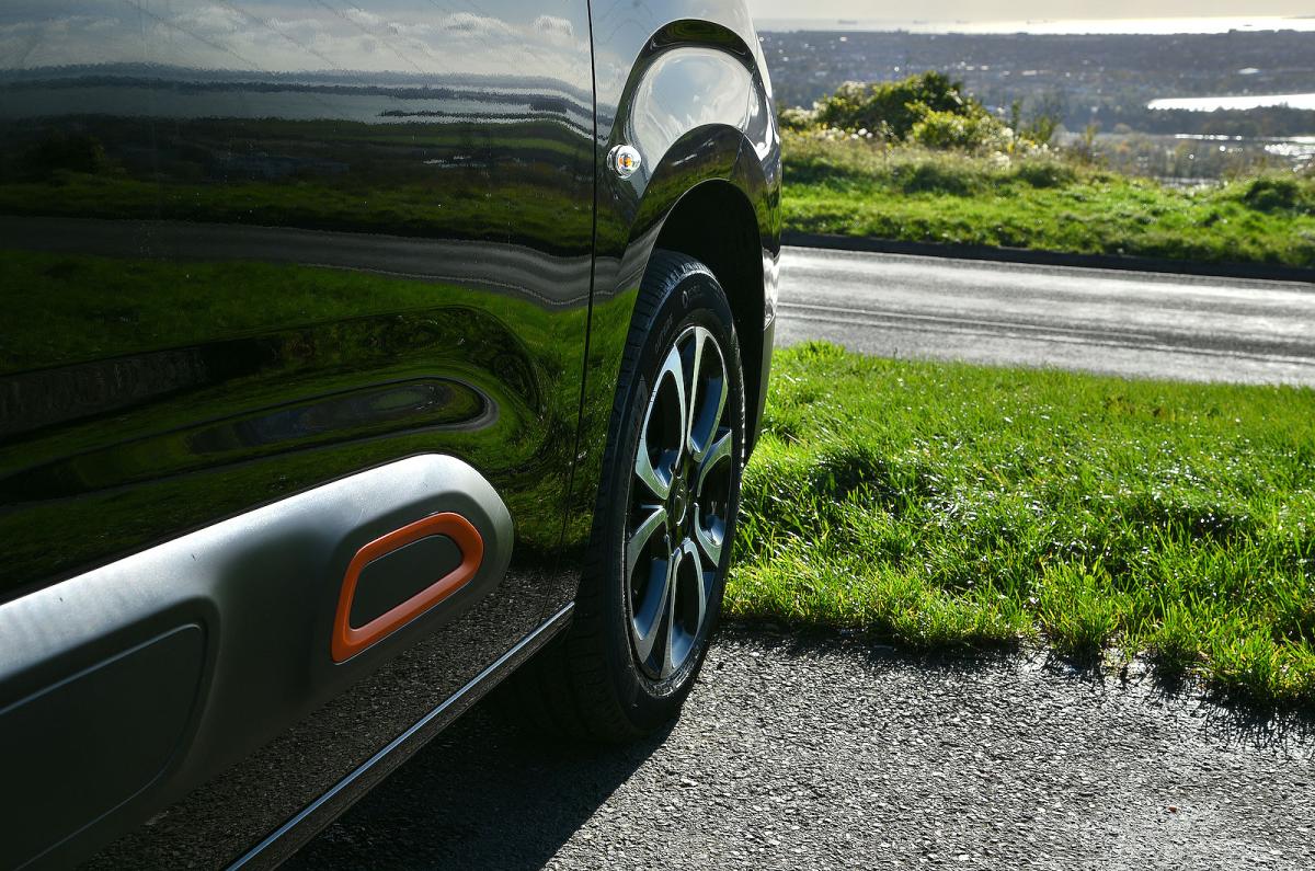 Citroen Berlingo MPV alloy wheel