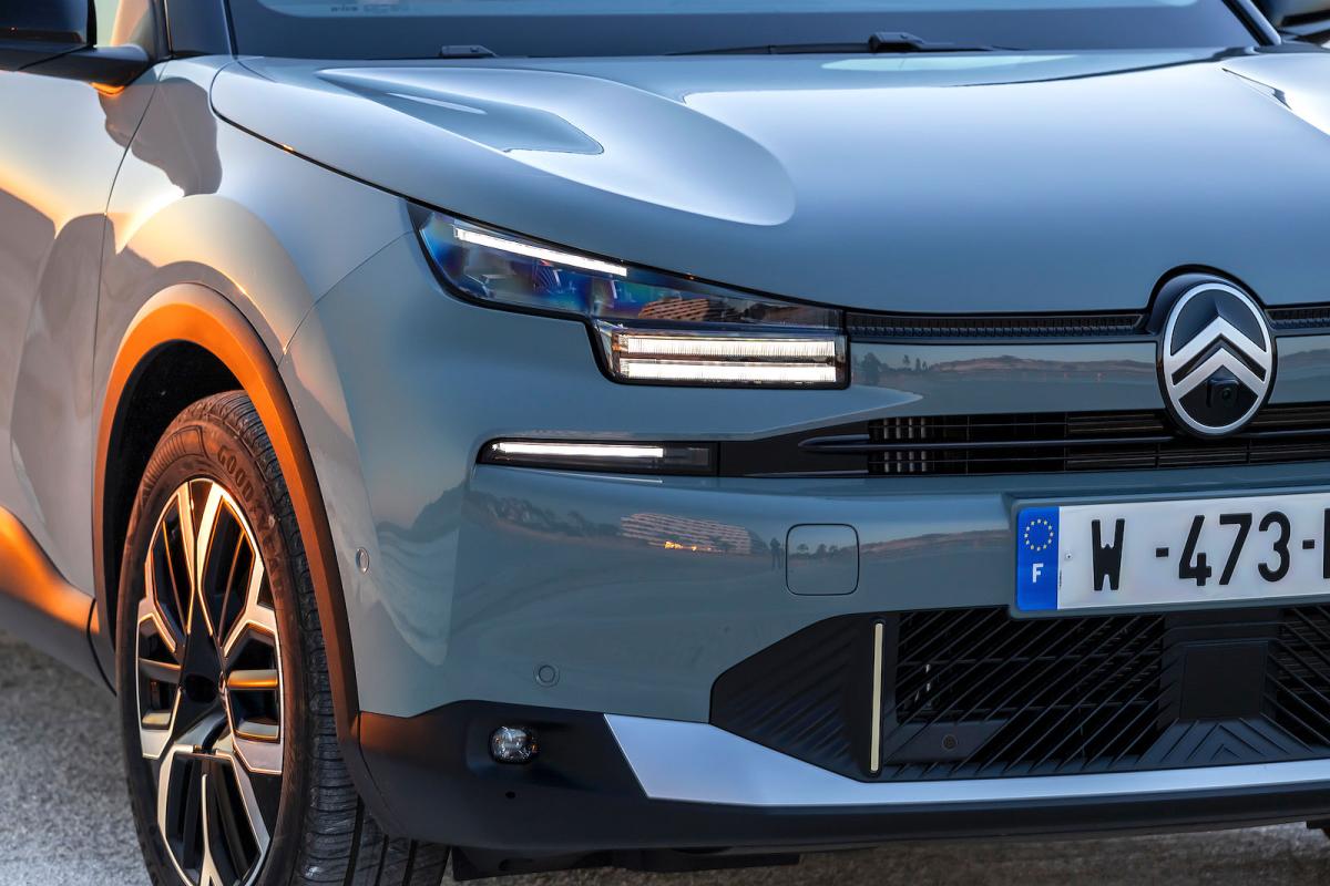 Citroen C4 headlights