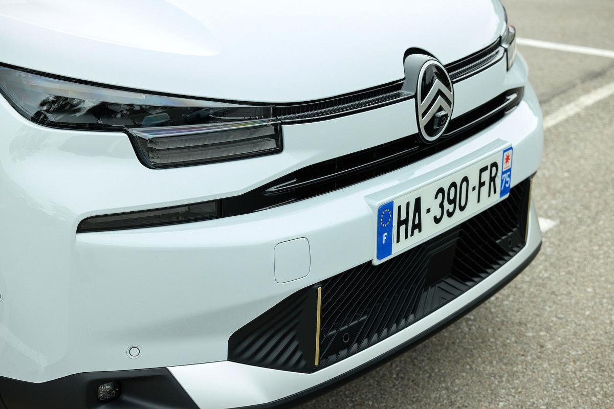 Citroen C4 X front detail