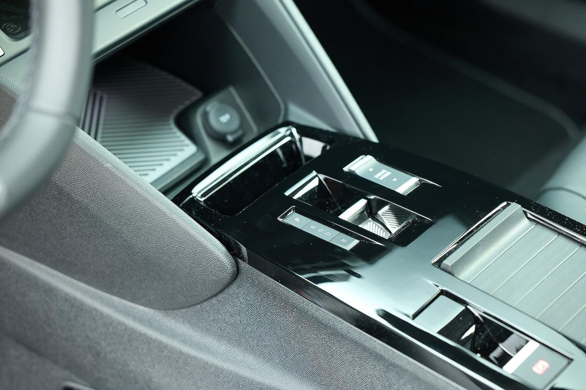 Citroen C4 X interior detail