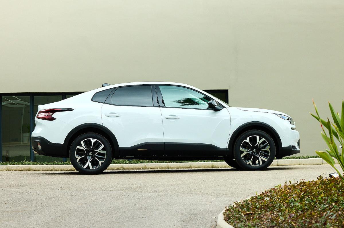 Citroen C4 X right static
