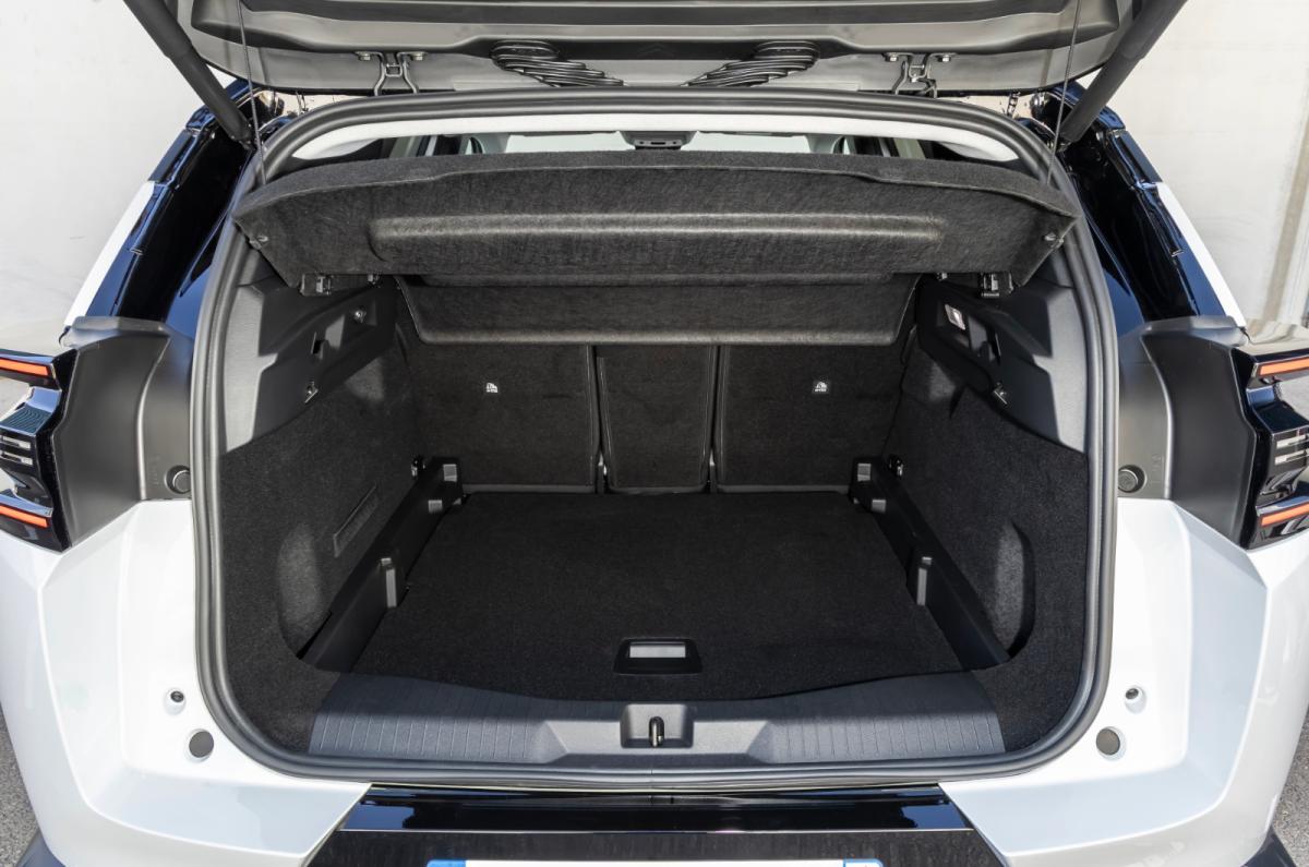 Citroën ë-C5 Aircross boot open