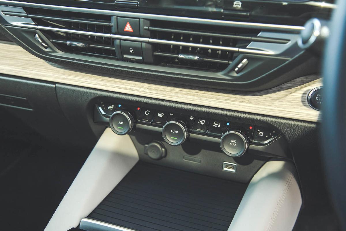 Citroën C5 X air-con controls