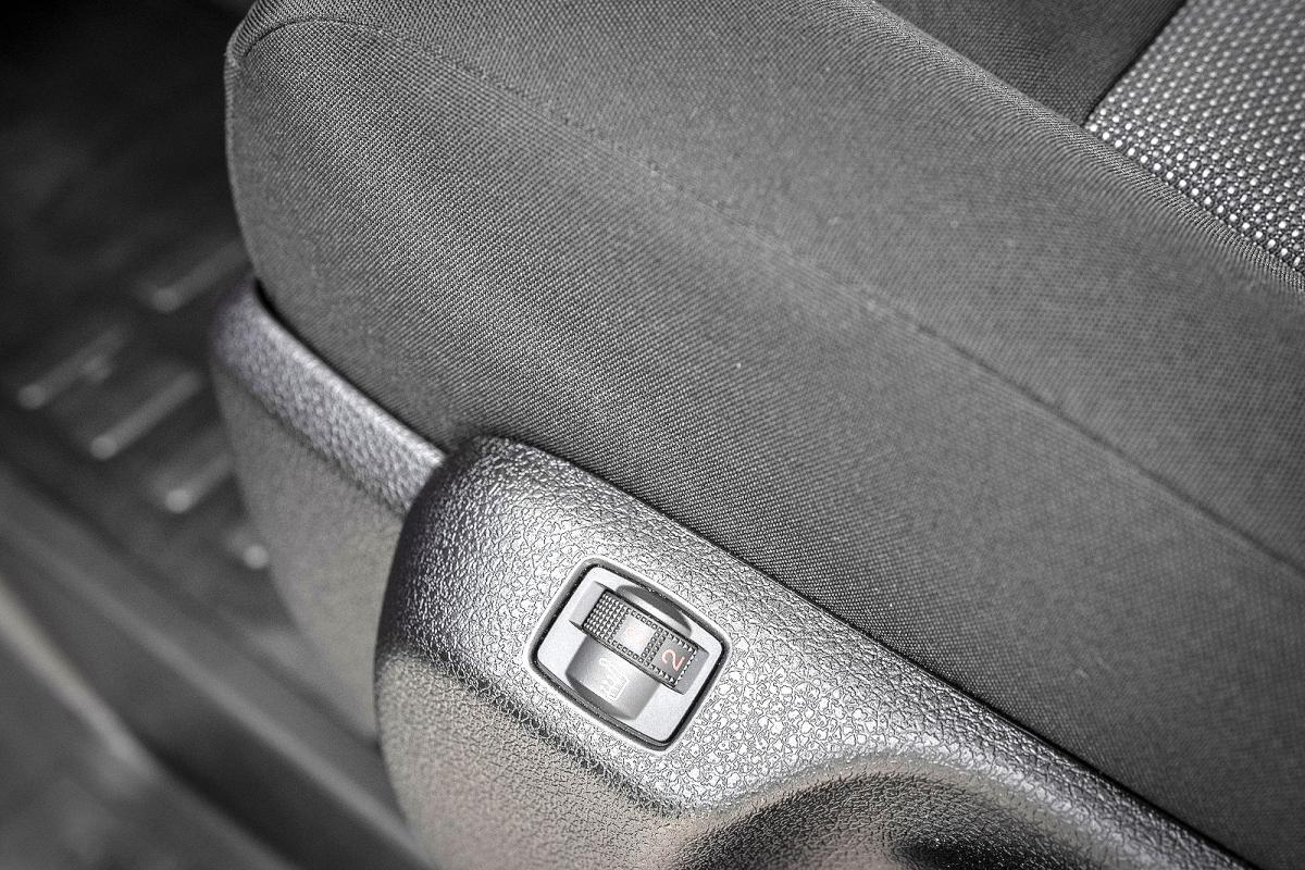 Citroën Dispatch heated seat control