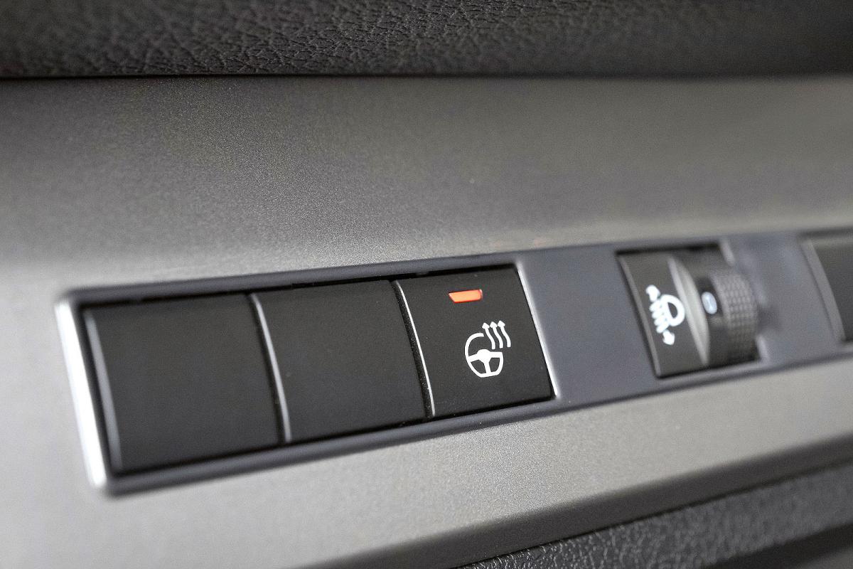 Citroën Dispatch heated steering wheel control