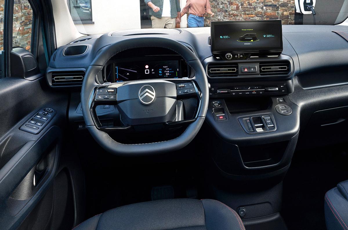 Citroën ë-Berlingo steering wheel and touchscreen
