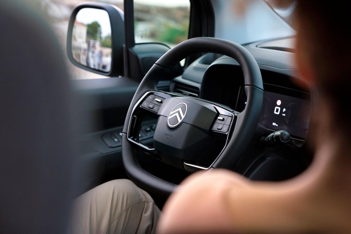 Citroën ë-Berlingo steering wheel