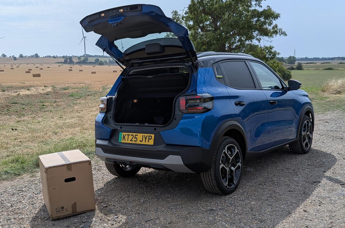 Citroën ë-C3 Van static rear right (tailgate open)