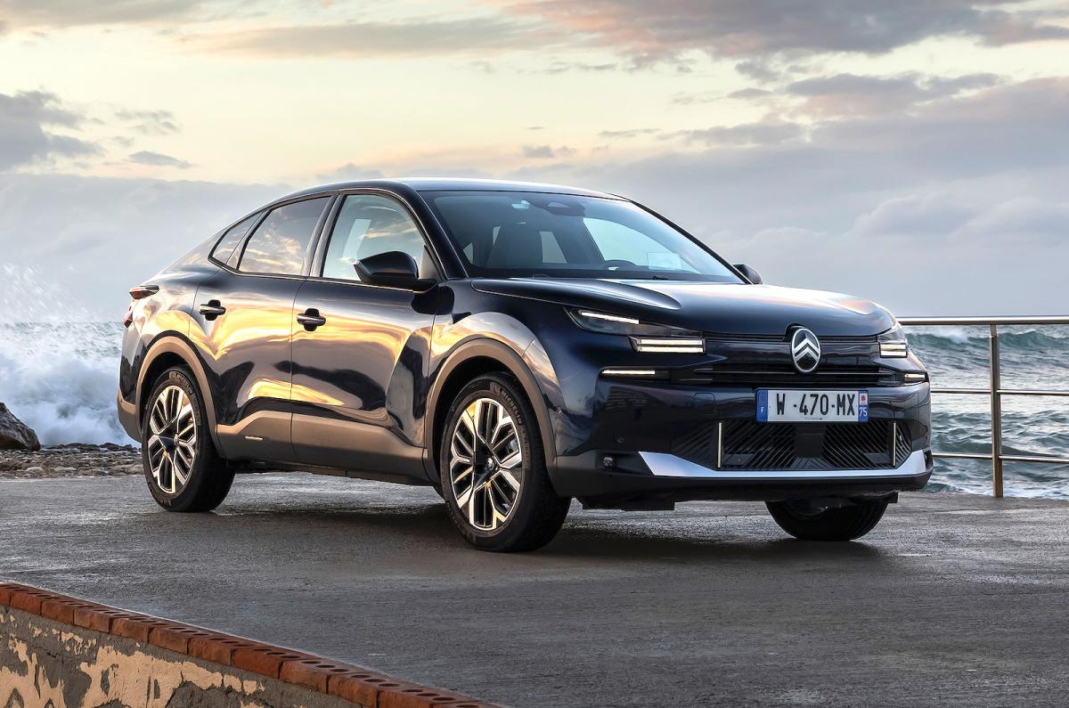 Citroën ë-C4 X front right static