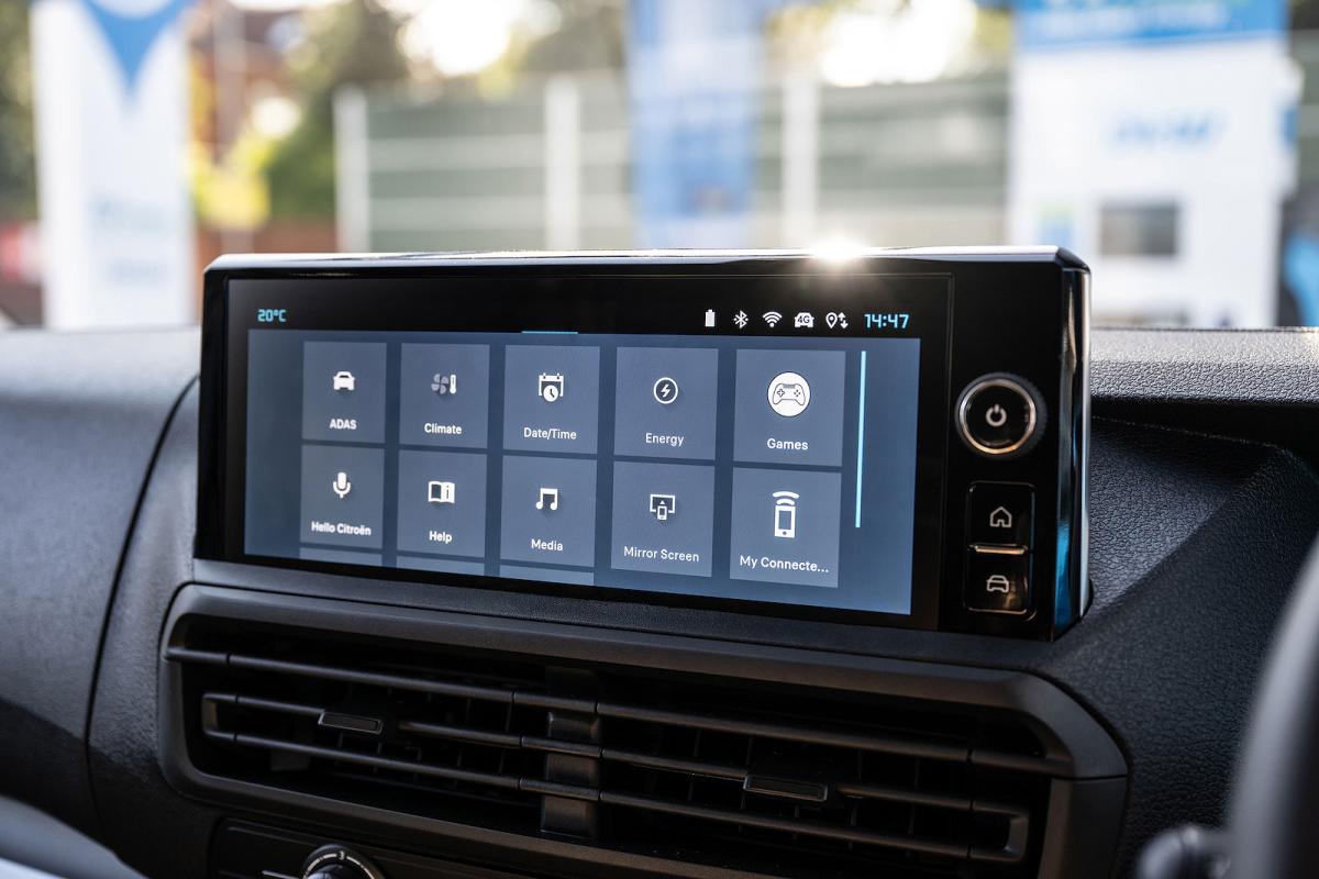 Citroën ë-Dispatch infotainment touchscreen
