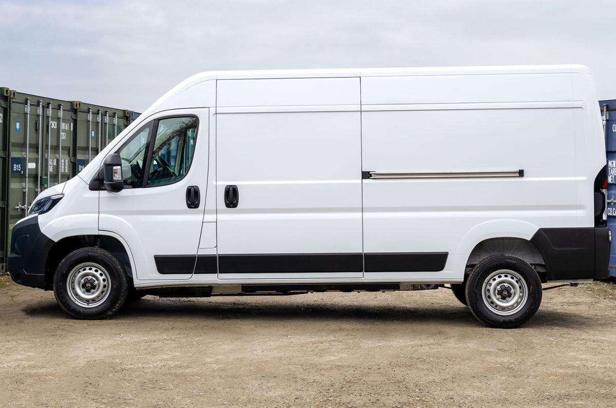 Citroën ë-Relay static side