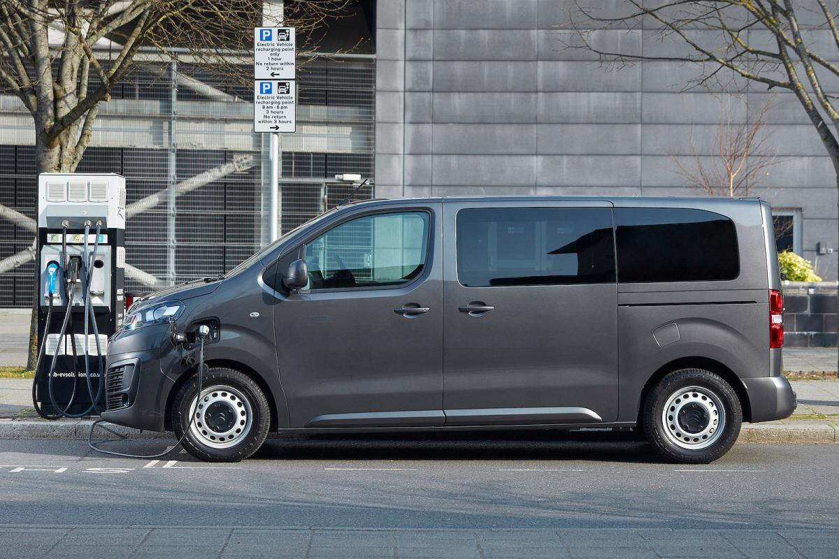 Citroen e-SpaceTourer left static charging