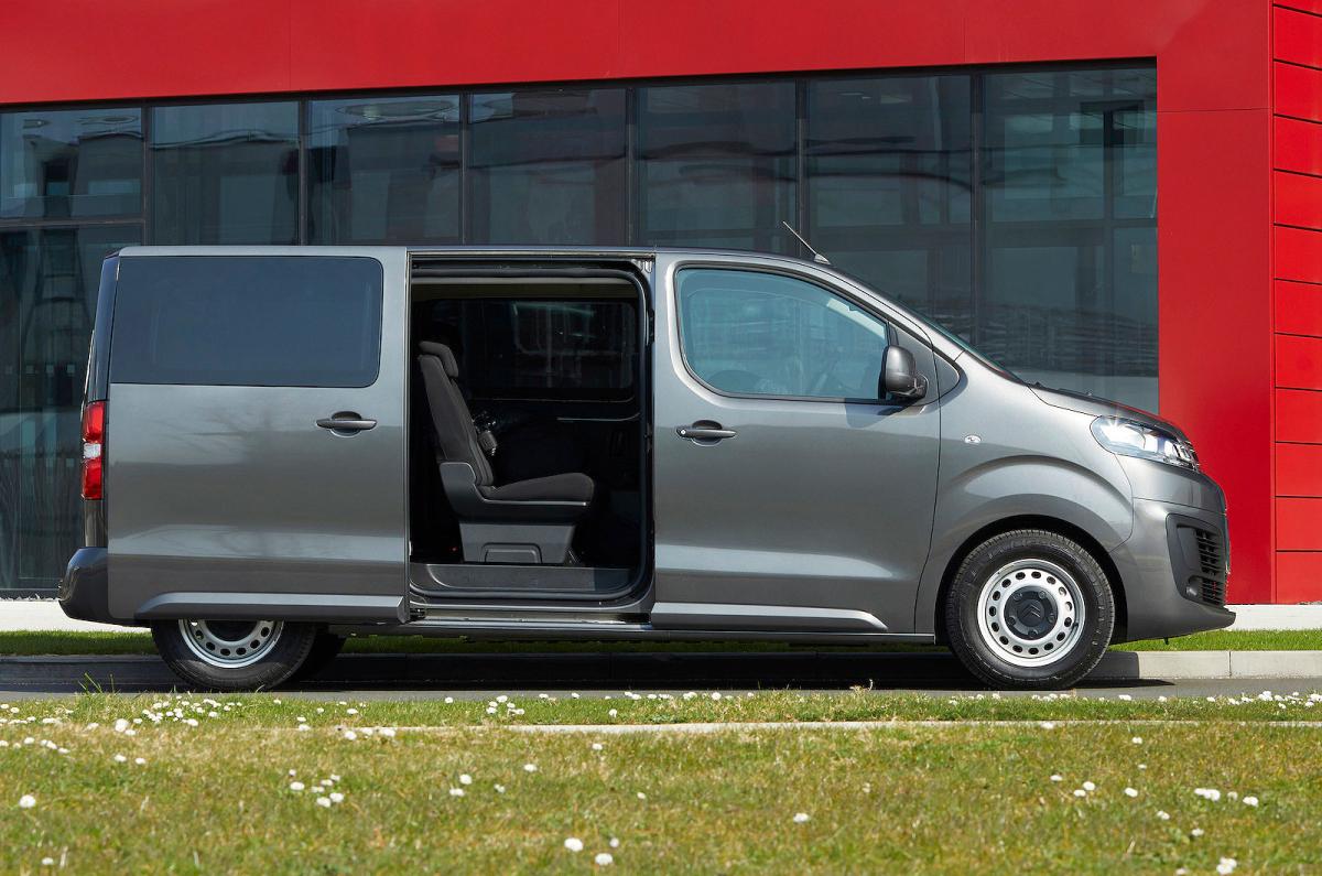 Citroen e-SpaceTourer right static boot open