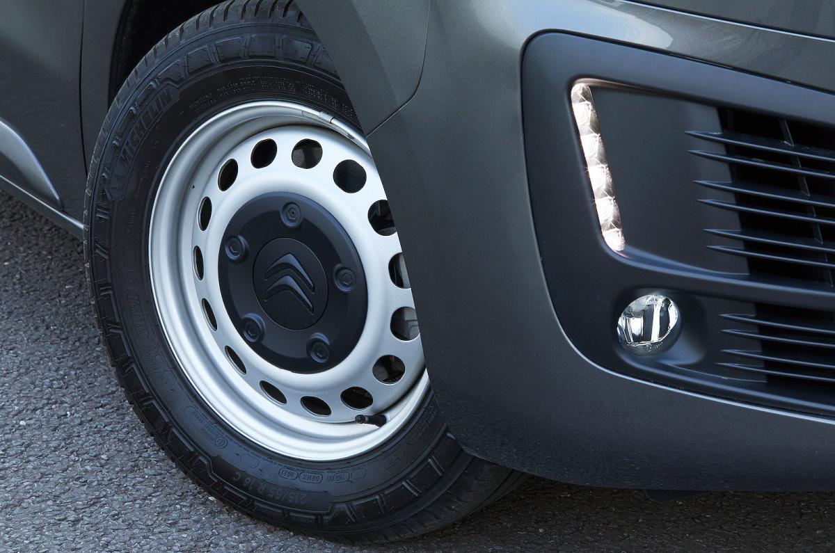 Citroen e-SpaceTourer wheel detail