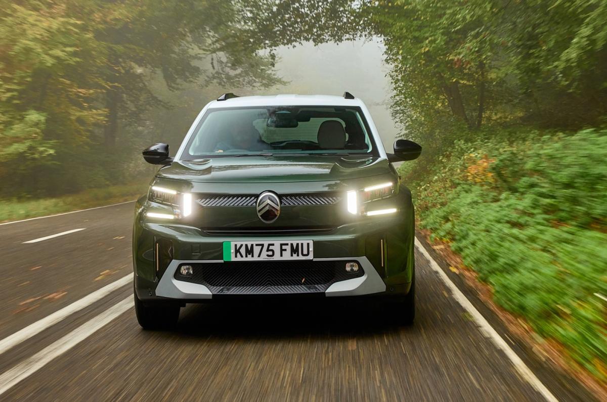 Citroën ë-C3 Aircross driving front