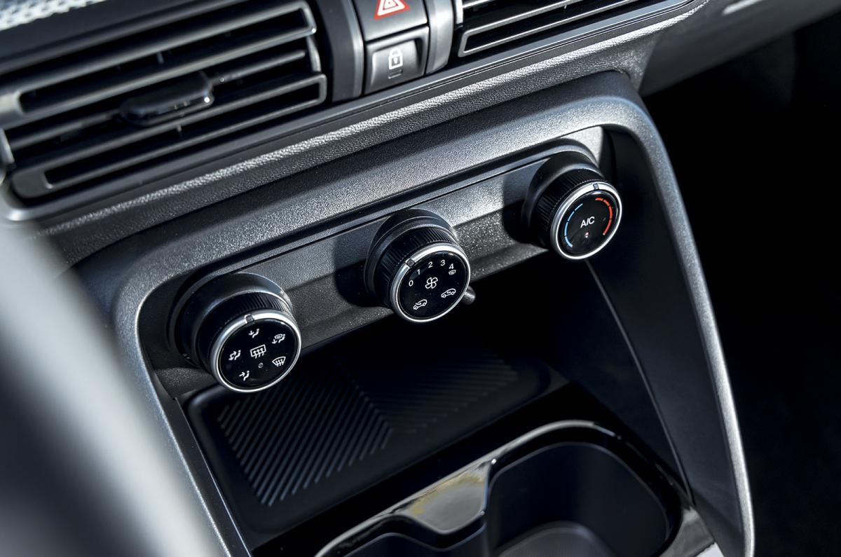Citroën ë-C3 interior detail