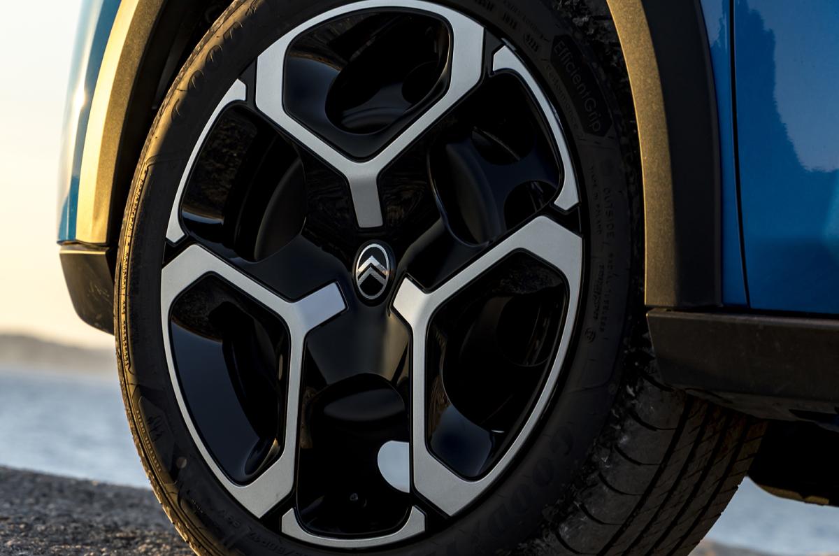 Citroën ë-C3 headlight detail