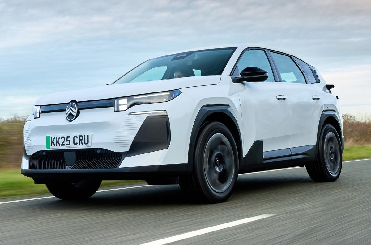 Citroën ë-C5 Aircross driving front left