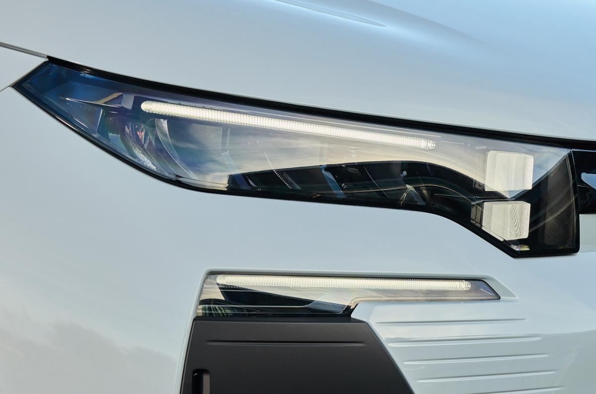 Citroën ë-C5 Aircross headlight