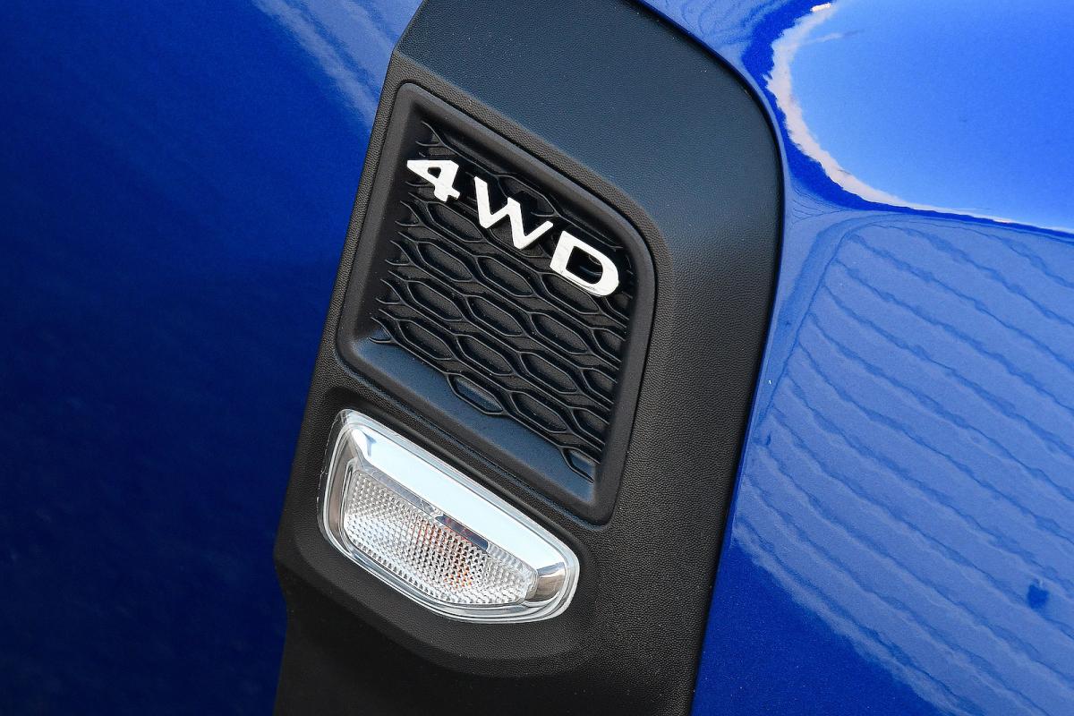 Dacia Duster Commercial 2022 exterior detail