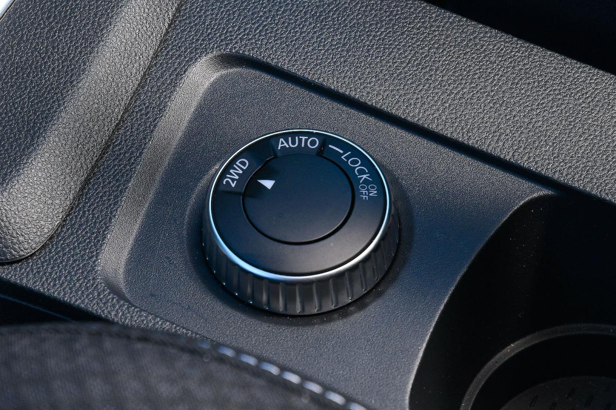 Dacia Duster Commercial 2022 interior detail