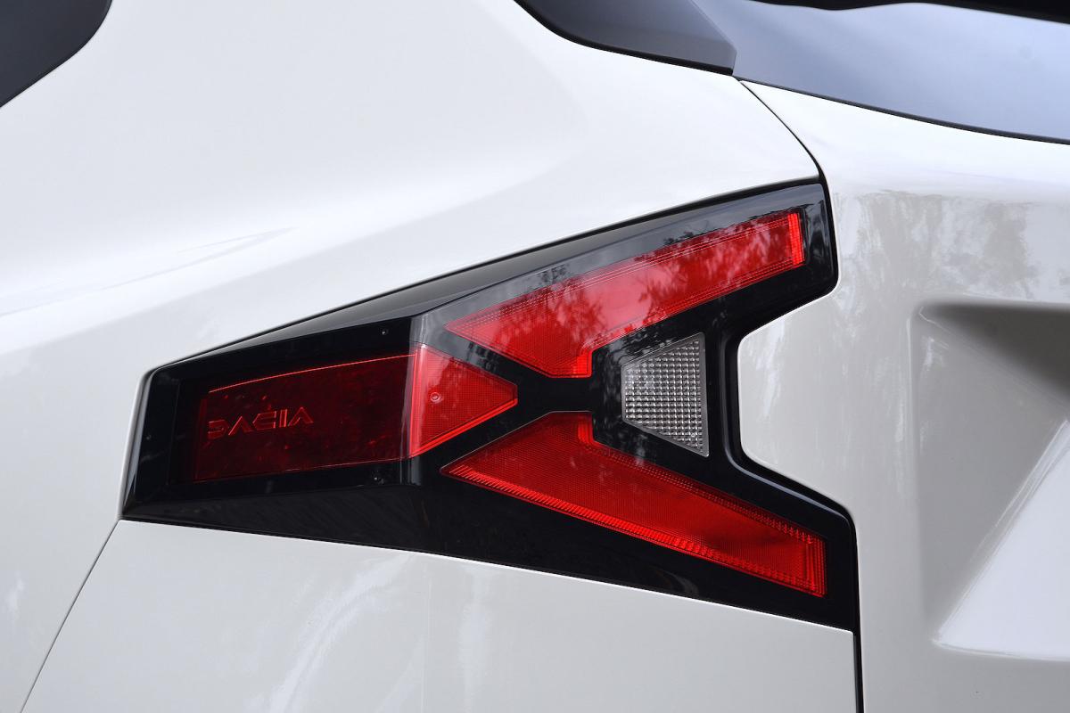 Dacia Duster rear lights