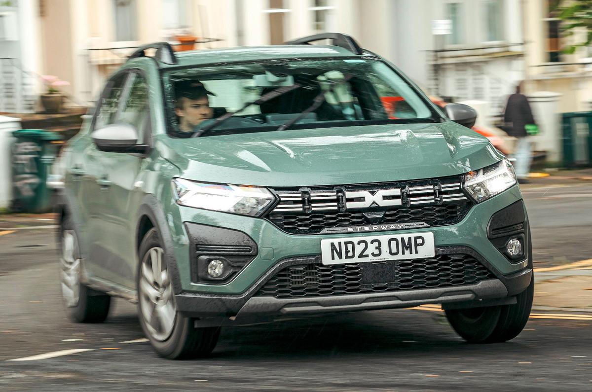 Dacia Sandero Stepway front cornering