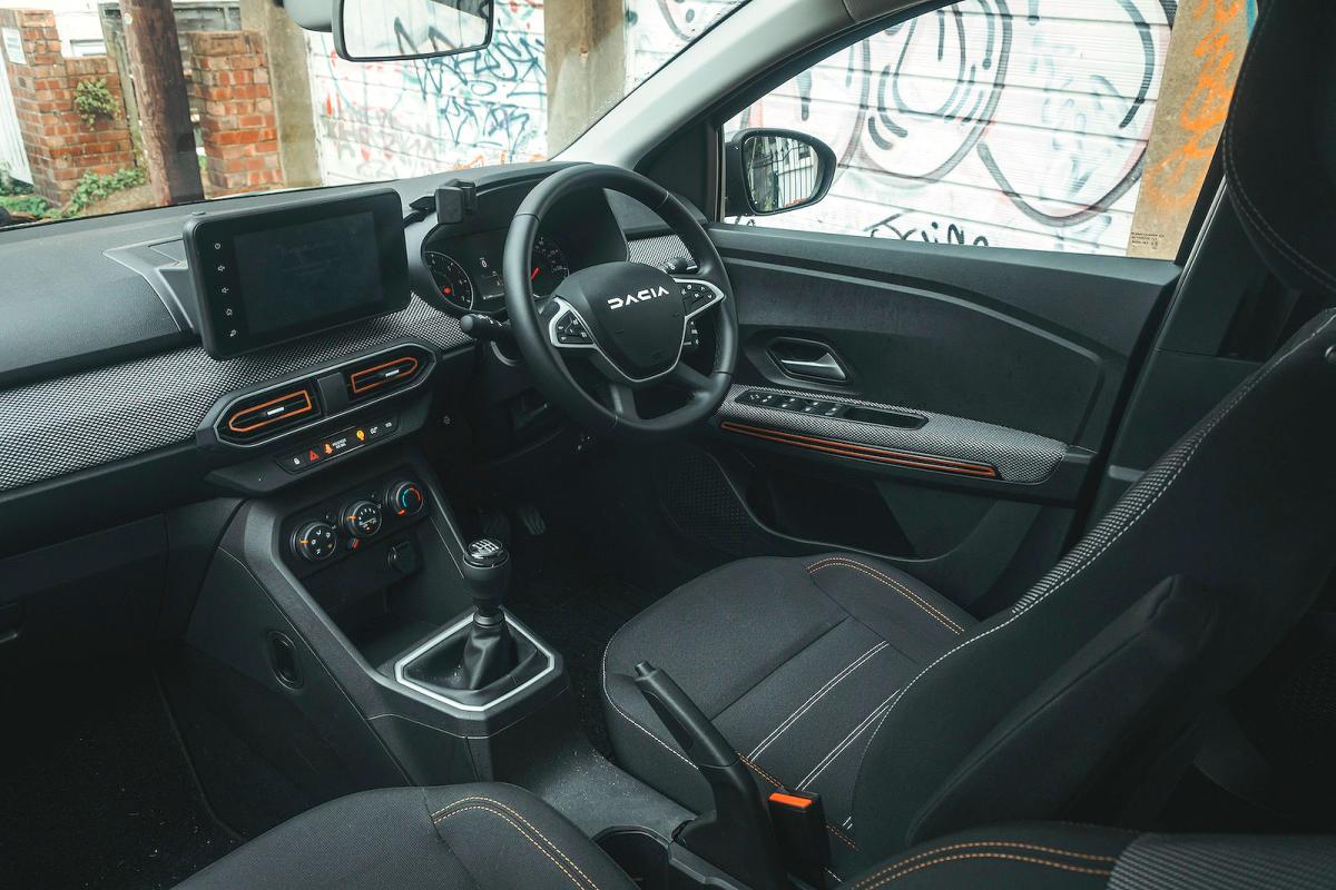 Dacia Sandero Stepway front seats