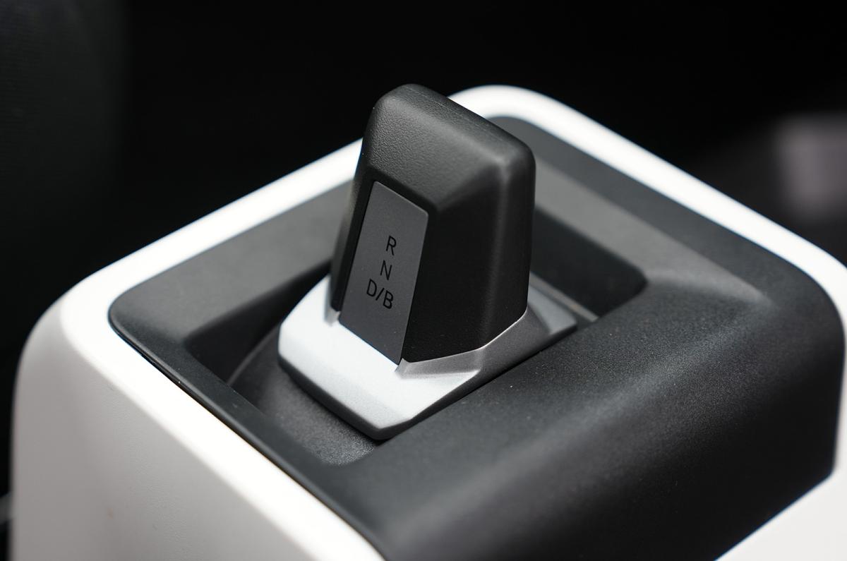 Dacia Spring Cargo gear selector detail