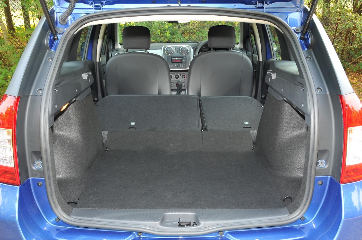 Used Dacia Logan boot