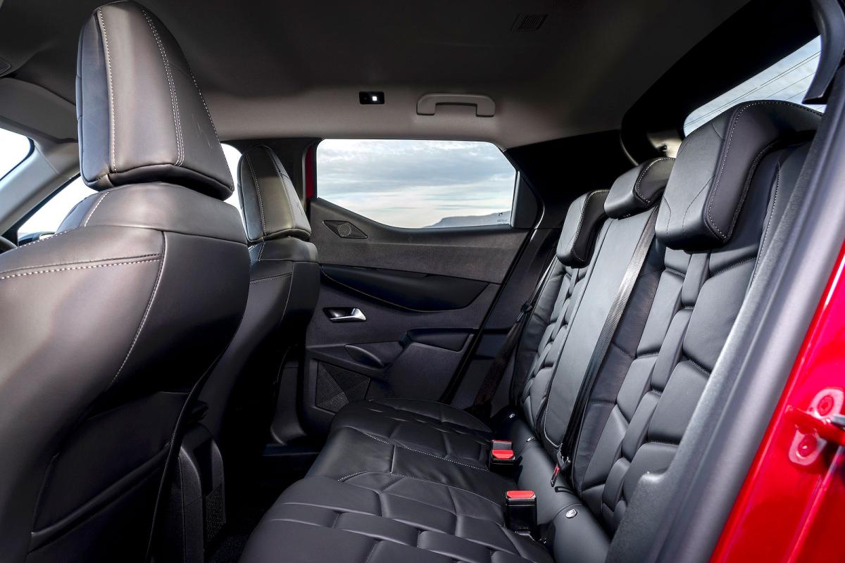 DS 3 E-Tense back seats