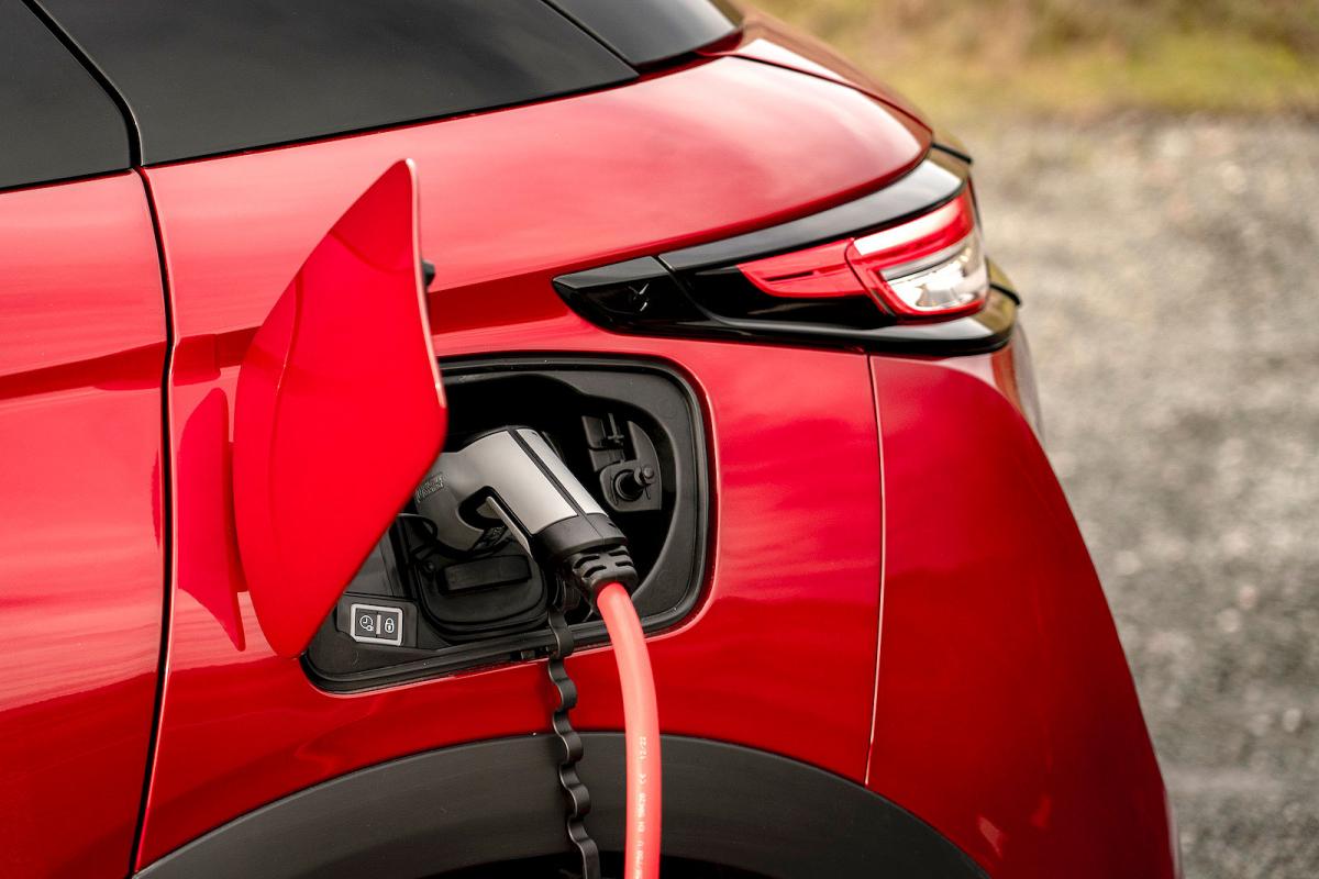 DS 3 E-Tense charging socket detail