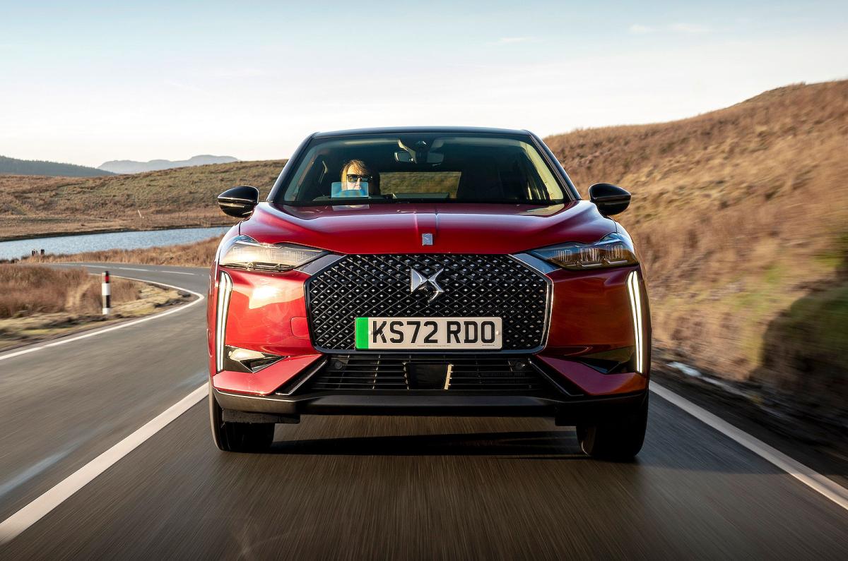 DS 3 E-Tense front driving