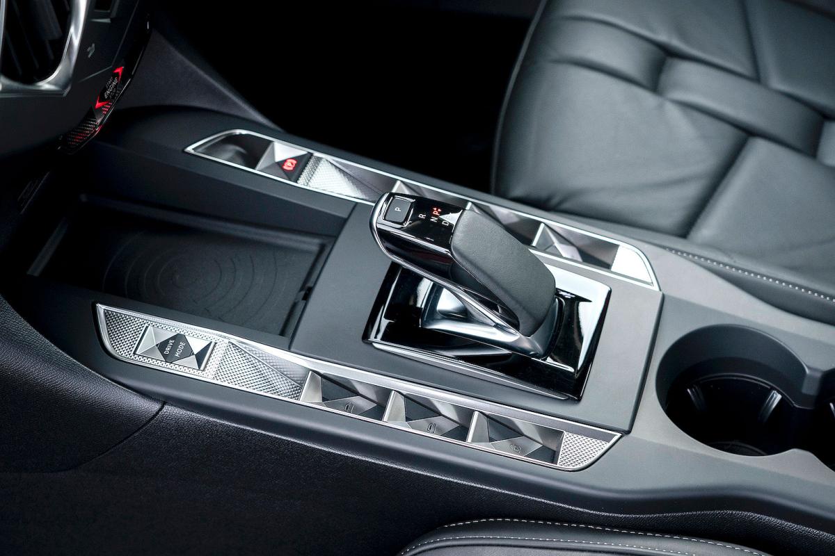 DS 3 E-Tense interior detail