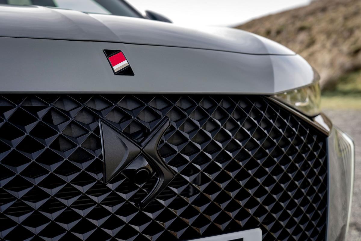 DS 7 grille detail