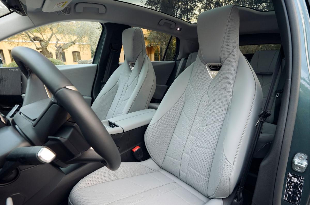 DS No7 interior seats
