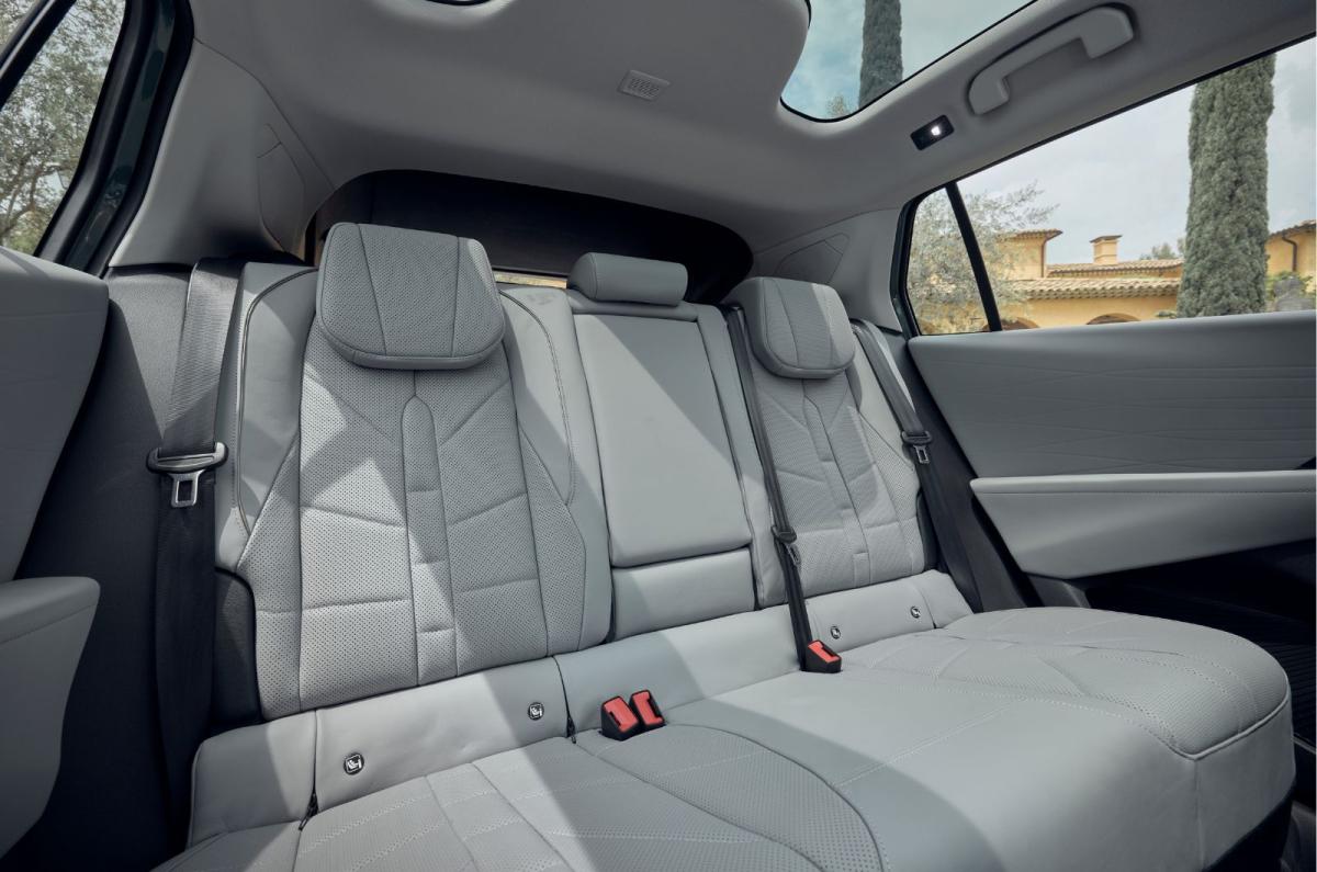 DS No7 interior rear seats