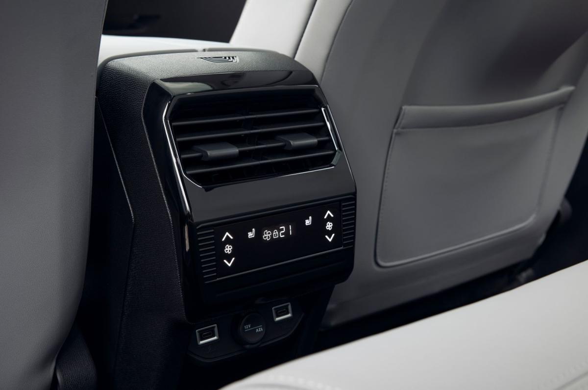 DS No7 interior rear vents
