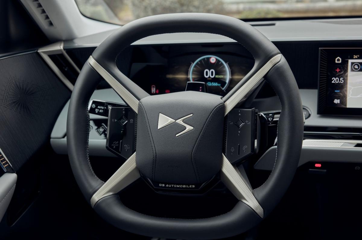 DS No7 interior steering wheel