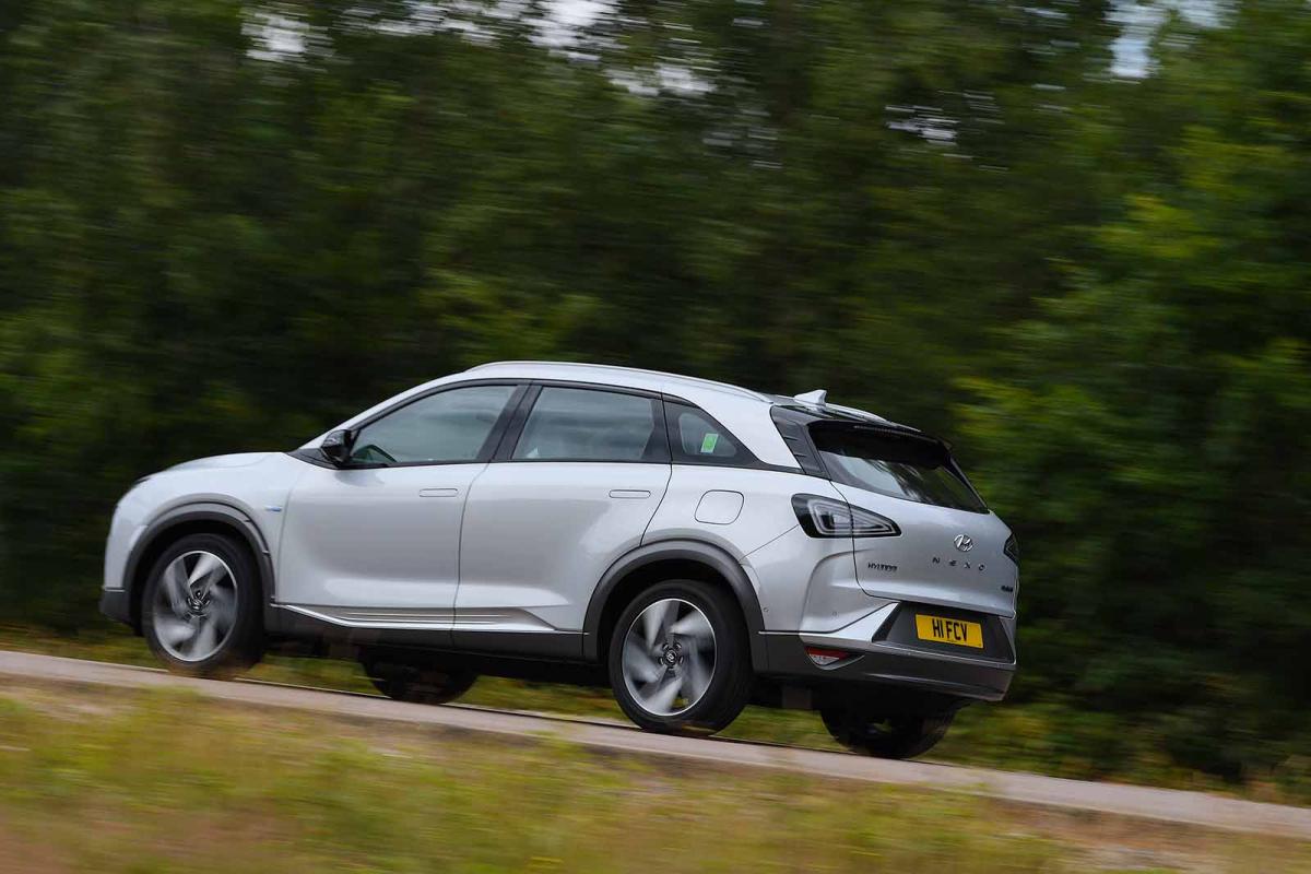 Hyundai Nexo rear left driving